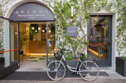 Avenue Hotel