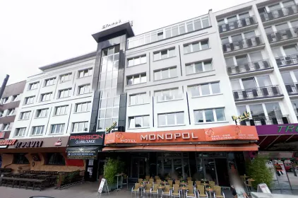 CITYHOTEL MONOPOL