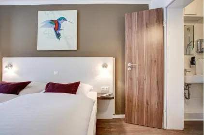 Hotel West