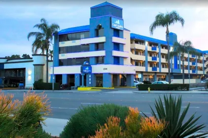 Capri Suites Anaheim