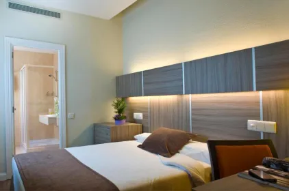 Hotel Serrano