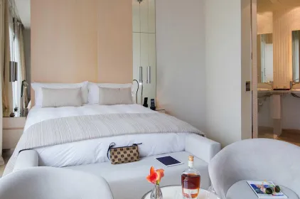Cram Hotel