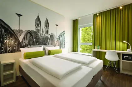 Super 8 by Wyndham Hamburg Mitte