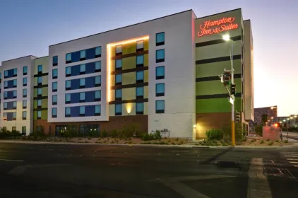 Hampton Inn & Suites Las Vegas Convention Center