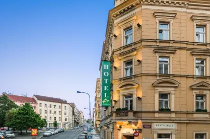 Three Crowns Hotel