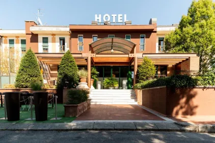 HOTEL QUERINI Budget & Business Hotel Sandrigo