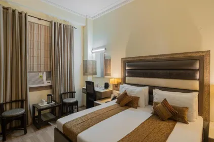 The Suncourt Hotel Yatri