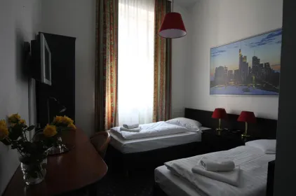 Carlton Hotel