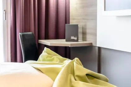 Hotel Demas City