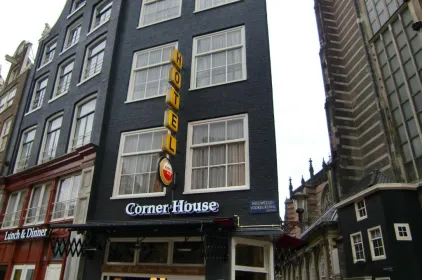 Hotel Corner House