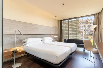 B Hotel