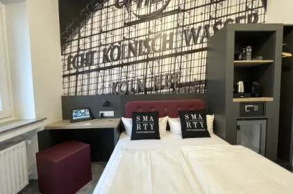 SMARTY Cologne Dom Hotel - Boardinghouse - KONTAKTLOSER SELF CHECK-IN