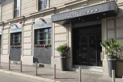 Hotel Five